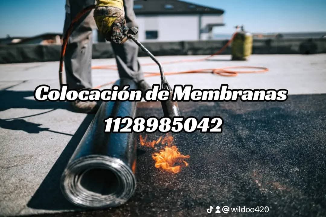 Imagen promocional de colocación de membrana en un techo